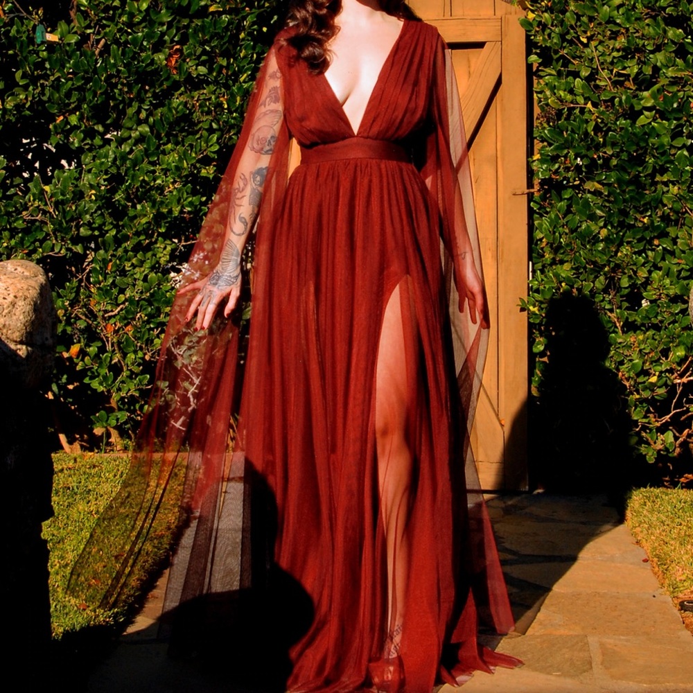 PUG GOTHIC GLAMOUR - BOMBSHELL PLUNGE MAXI GOWN IN WINE WITH SHEER MESH SLEEVES